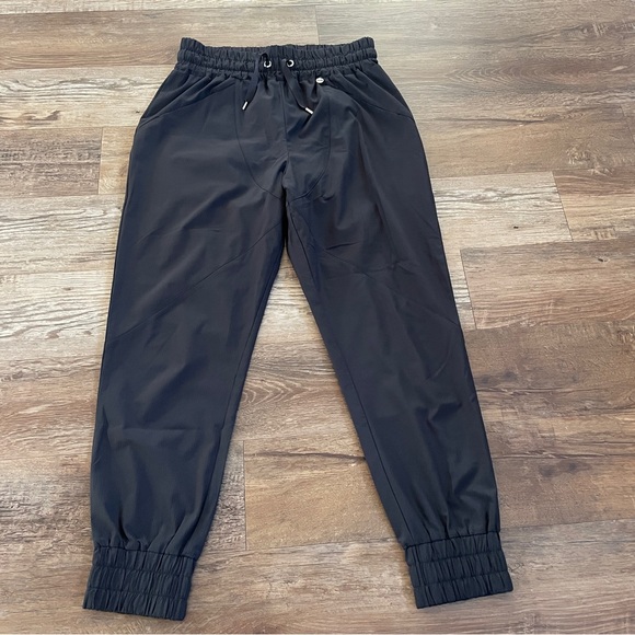 Lorna Jane Pants - Lorna Jane black joggers S